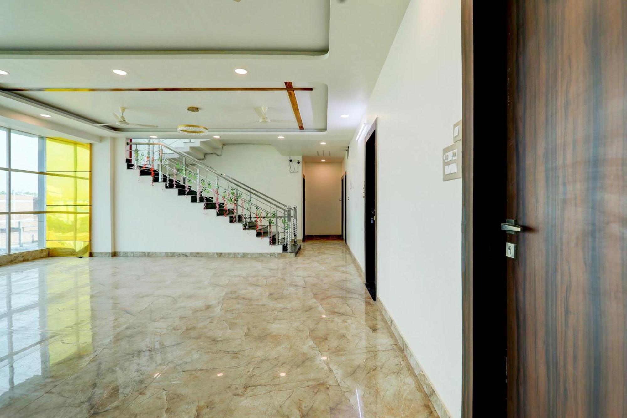 Hotel O Krishna Greens Канпур Экстерьер фото